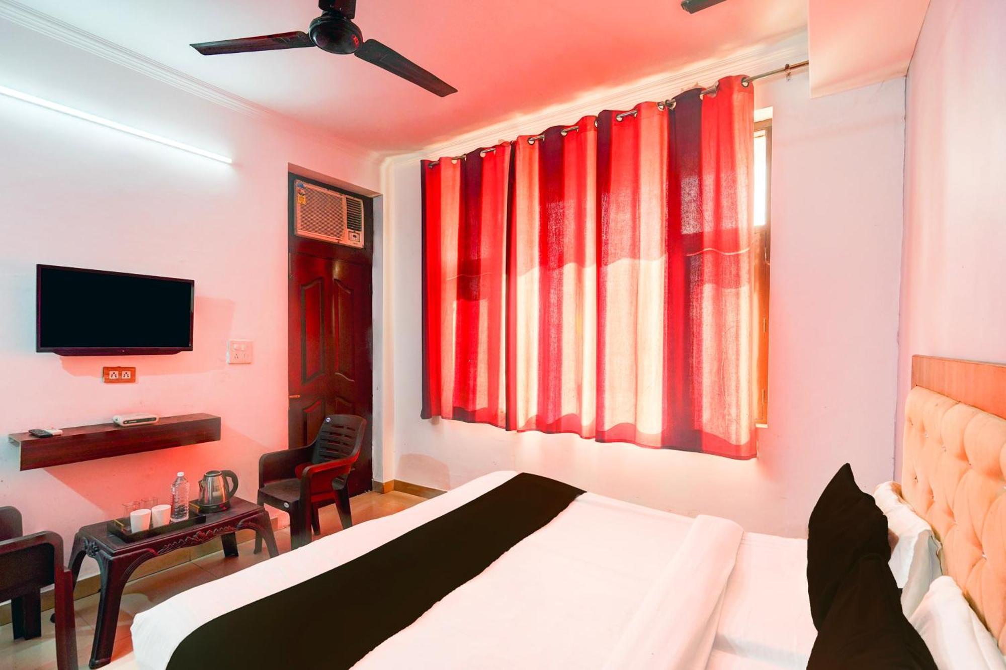 Super Hotel O Palm Dehradun Buitenkant foto