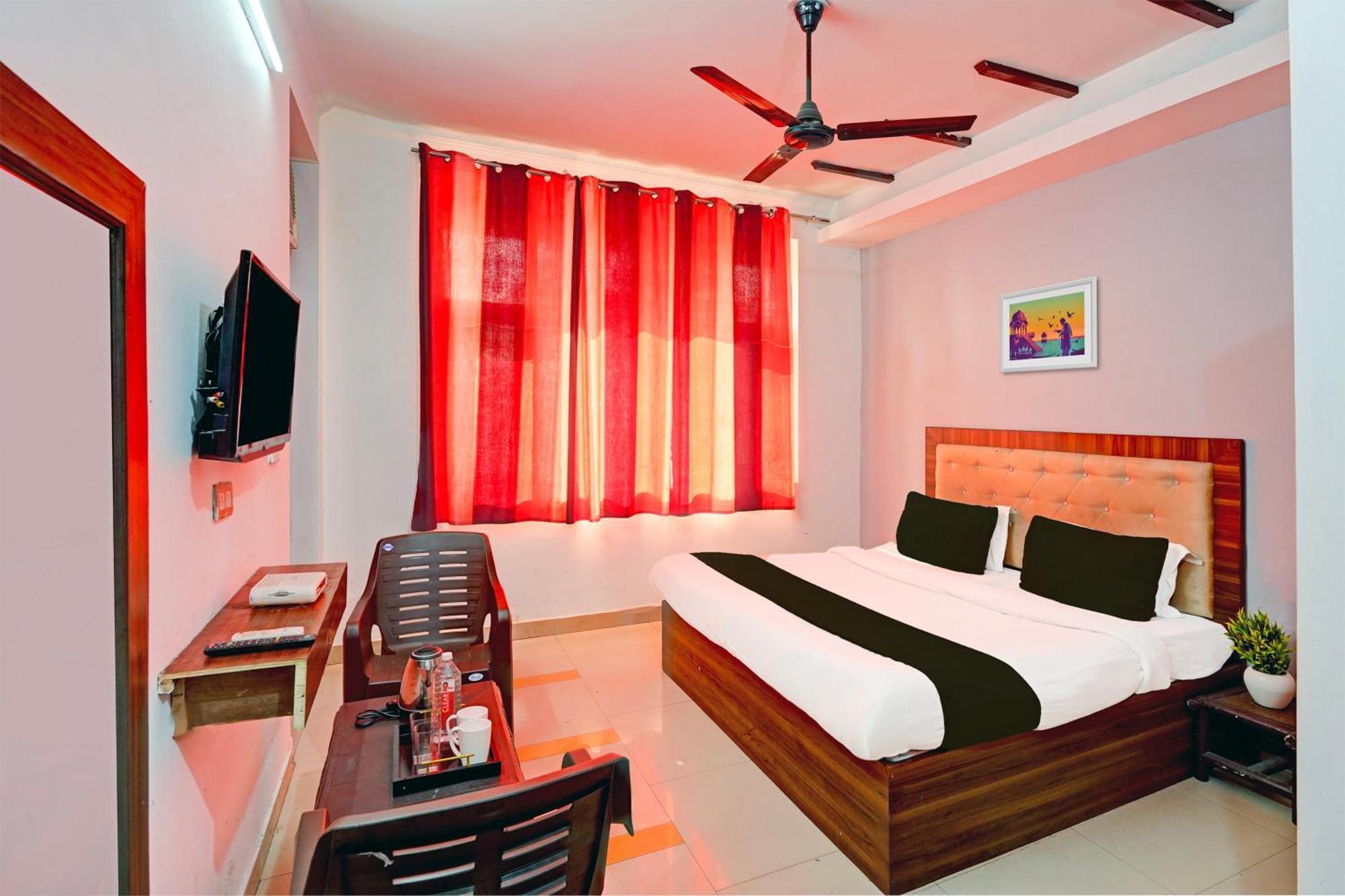Super Hotel O Palm Dehradun Buitenkant foto