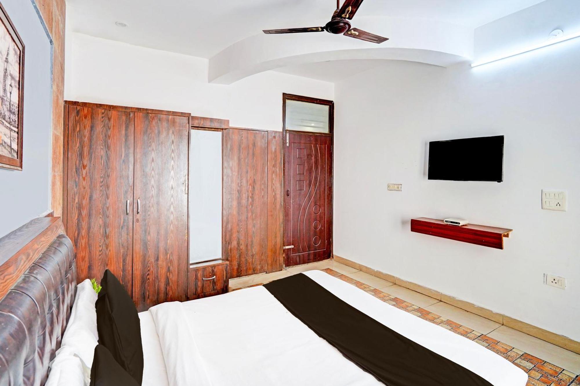 Super Hotel O Palm Dehradun Buitenkant foto