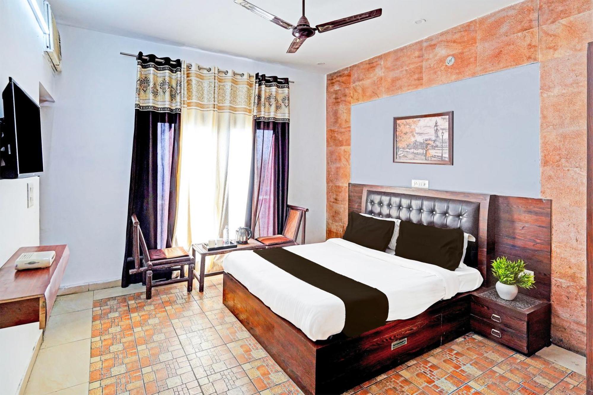 Super Hotel O Palm Dehradun Buitenkant foto