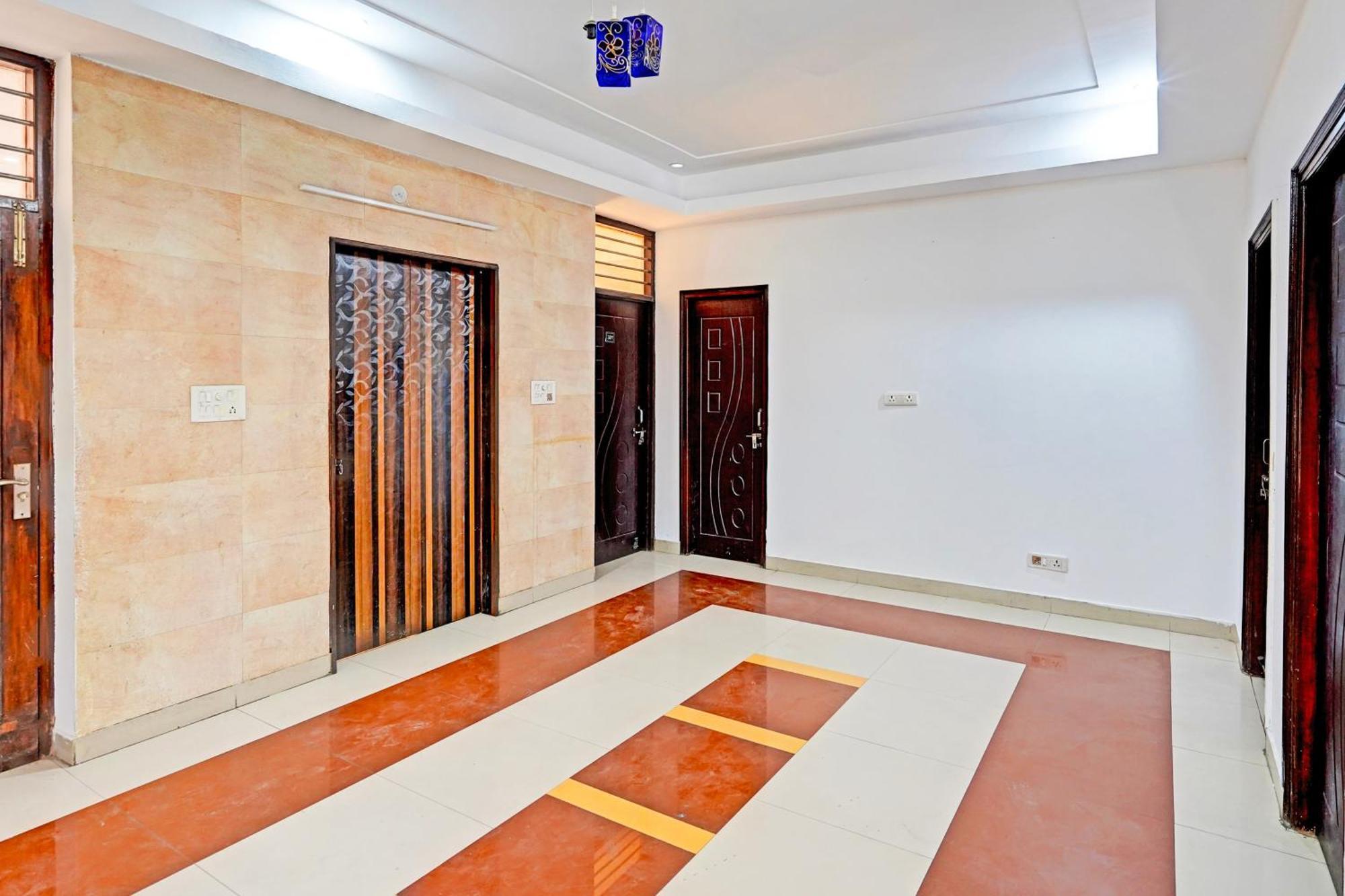 Super Hotel O Palm Dehradun Buitenkant foto